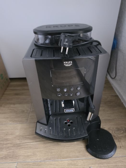 Espressor automat KRUPS Quattro Force, ecran LCD, râsnită încorporată