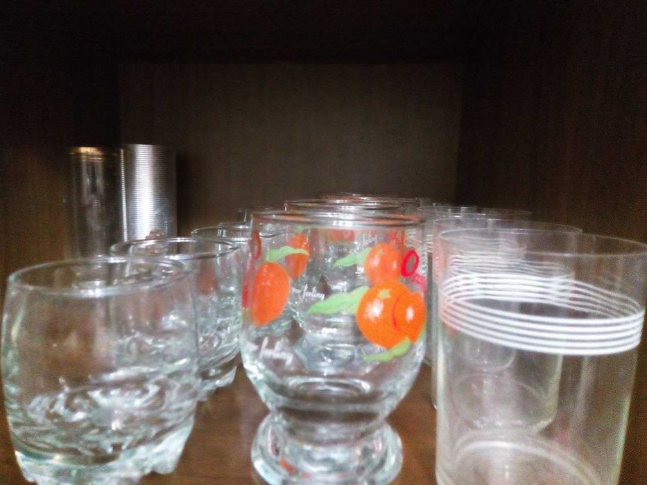 Стеклянные стаканы