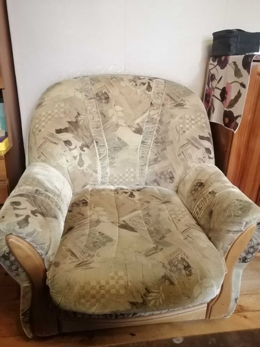 Продавам холна гарнитура, комплект