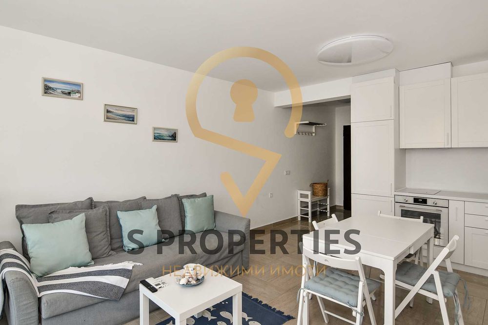 Дава се под наем Двустаен апартамент в к.к. Св.Св. Константин и Елена - 72 кв.м за 800 € - Снимка #2