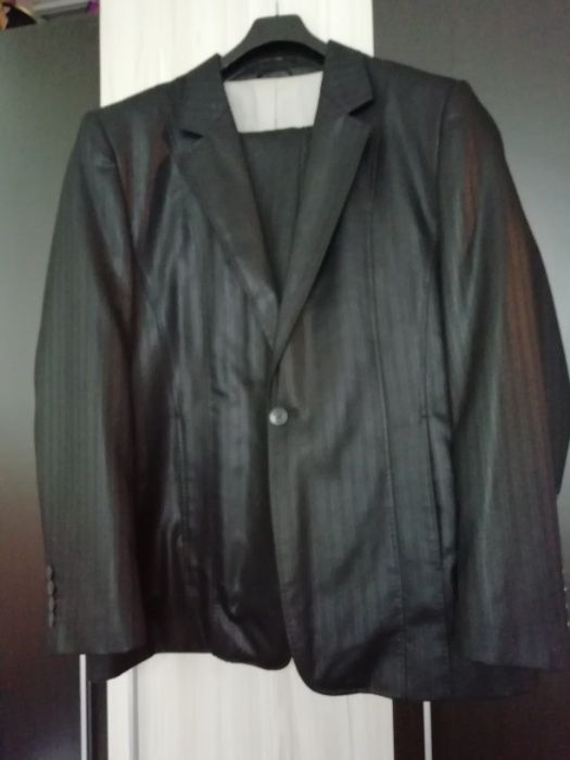 продавам мъжки костюми размер Л/ХЛ