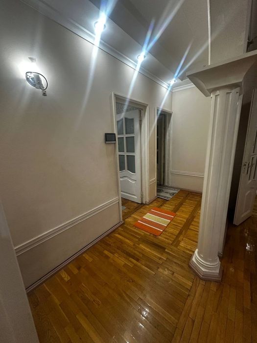 Arenda  3 xona Chorsu Roysin 130kv