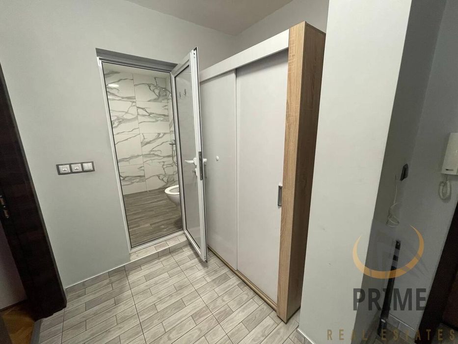 Дава се под наем Двустаен апартамент в Бургас, Център - 60 кв.м за 459 € - Снимка #4