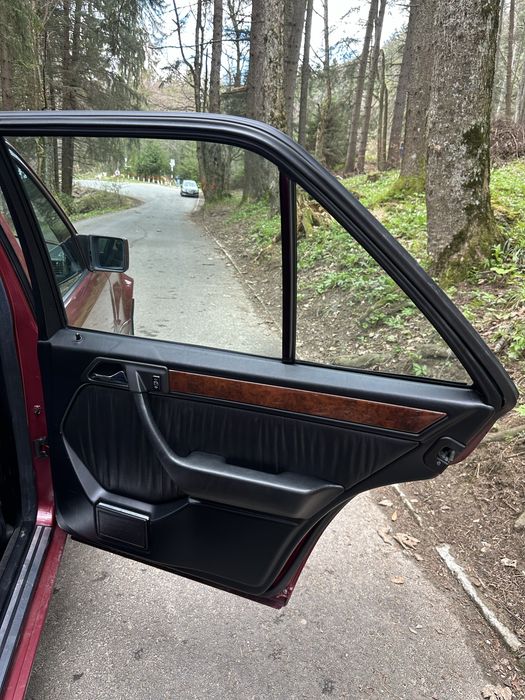 Mercedes-Benz E-Class 1991 benzină, 47.437 € — imagine 5