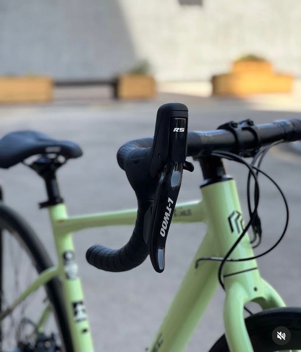 Шоссейник новый.