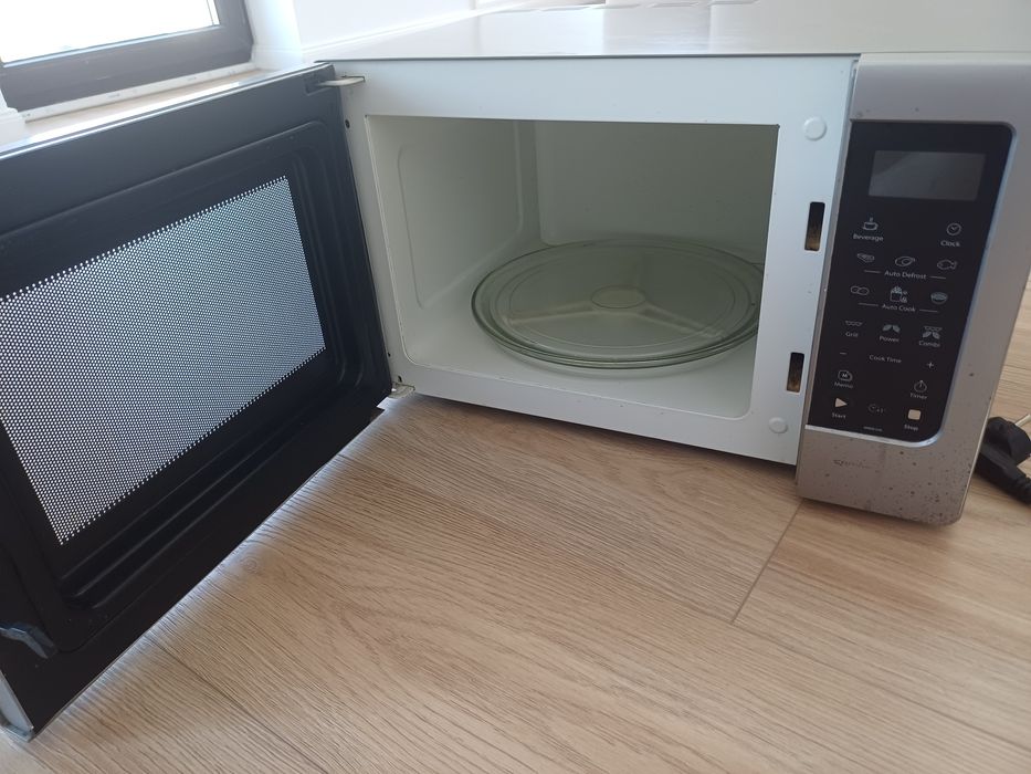 Cuptor microunde Whirlpool