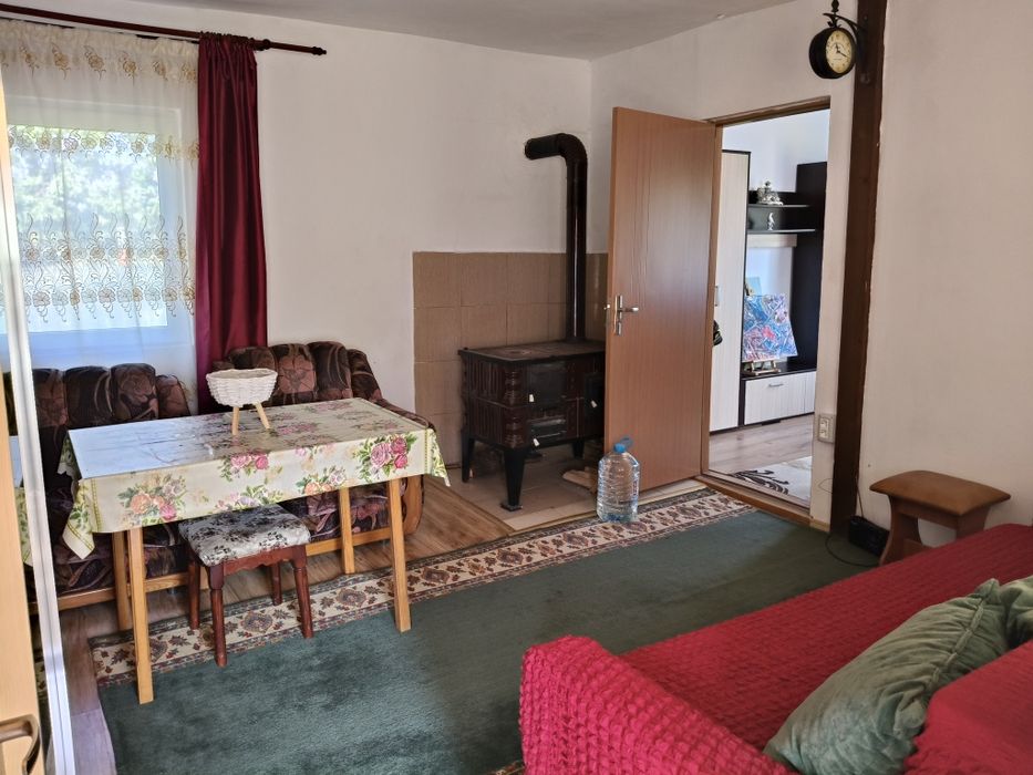 Vând casă cu teren în sat Bănița, jud. Hunedoara