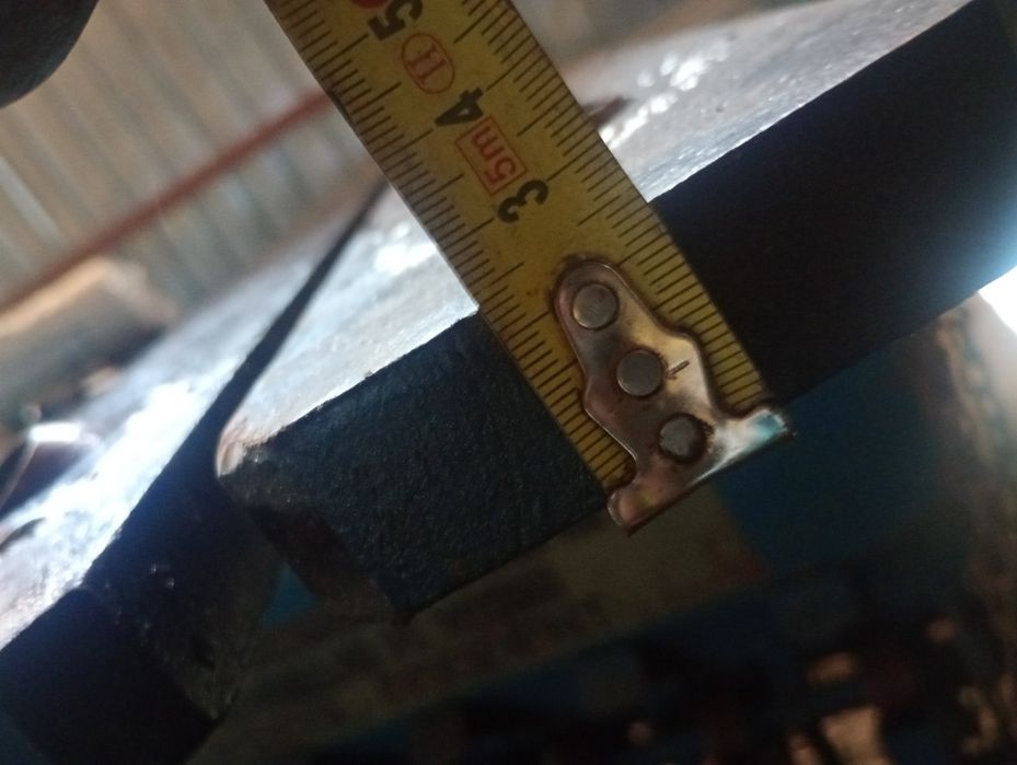 Vând tiranți laterali pentru universal 650