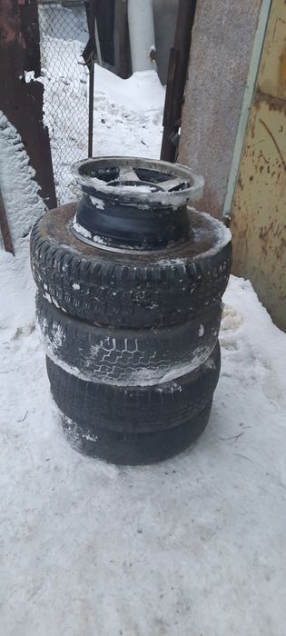 Продам литые диски стояли на волге