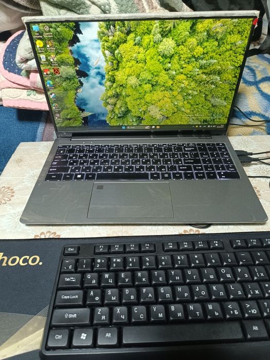 Ноутбук игровой.
