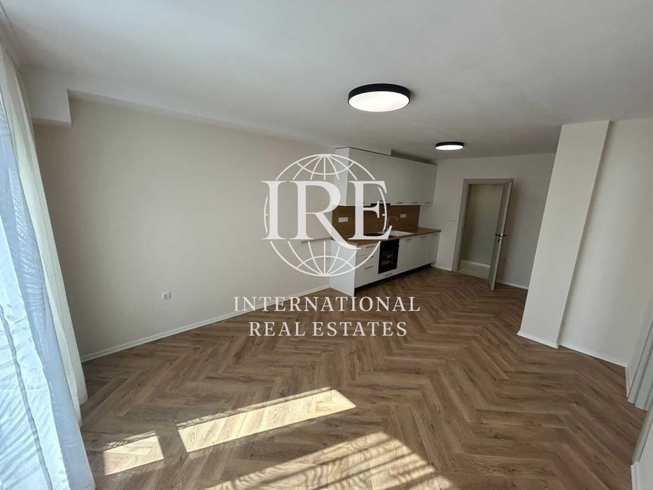 Продава се Тристаен апартамент в Варна, Възраждане 1 - 80 кв.м за 1019 €/кв.м - Снимка #8