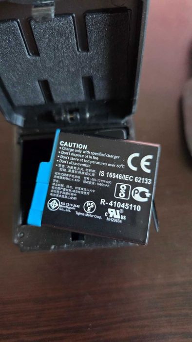GoPro HERO8 аксесоари + 3 батерии Probty 1680mAh + тройно зарядно + калъф