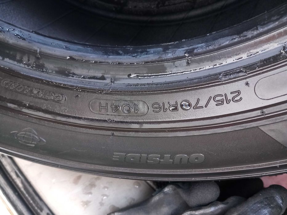 215 70r16 104h michelin latitude cross