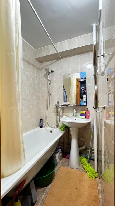 Екі бөлме үи сатылады