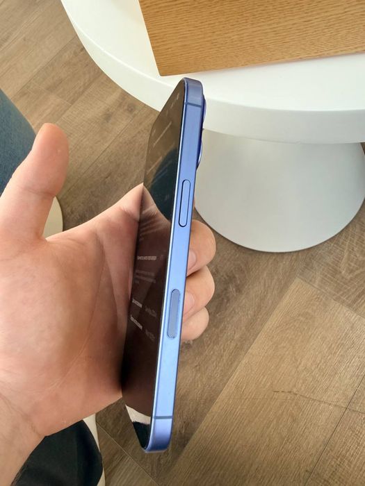 Iphone 16 128GB.                            .