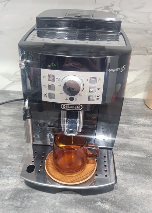Кофемашина DeLonghi Magnifica S