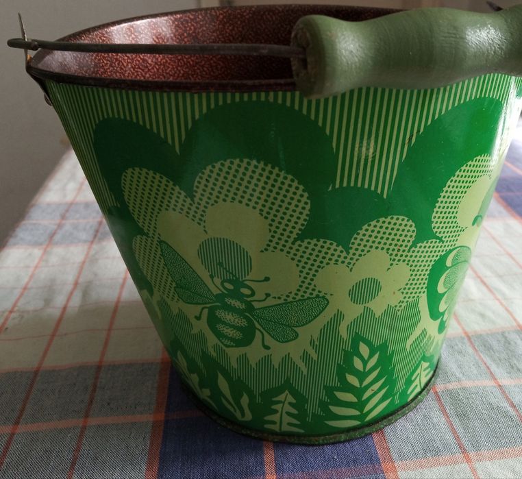 Детско дървено конче,триколка и метална кофичка