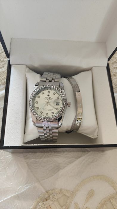 Женские наручные часы