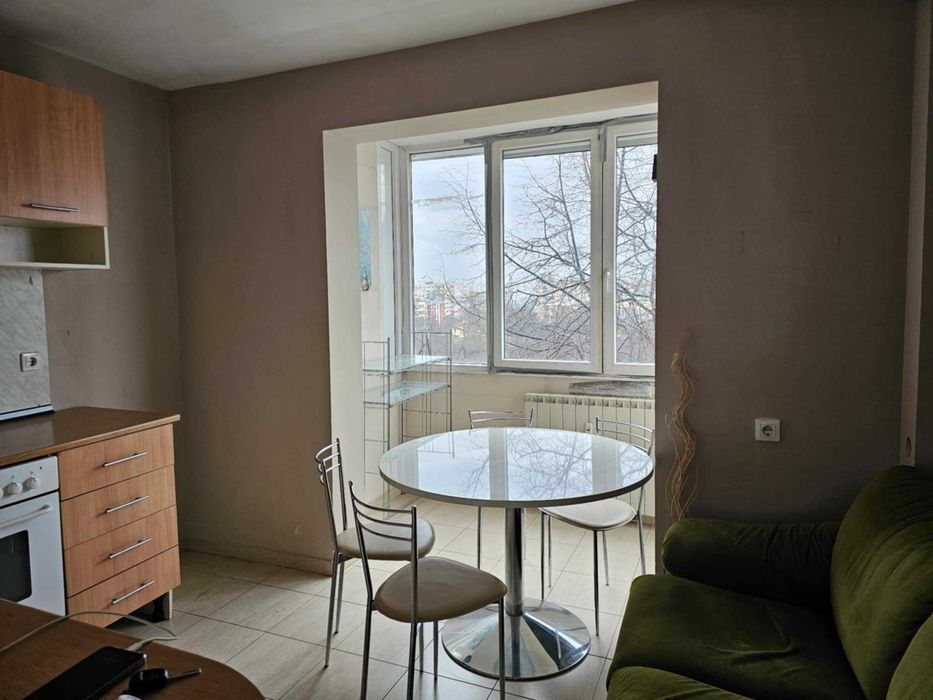 Дава се под наем Тристаен апартамент в София, Хиподрума - 89 кв.м за 498.27 € - Снимка #1