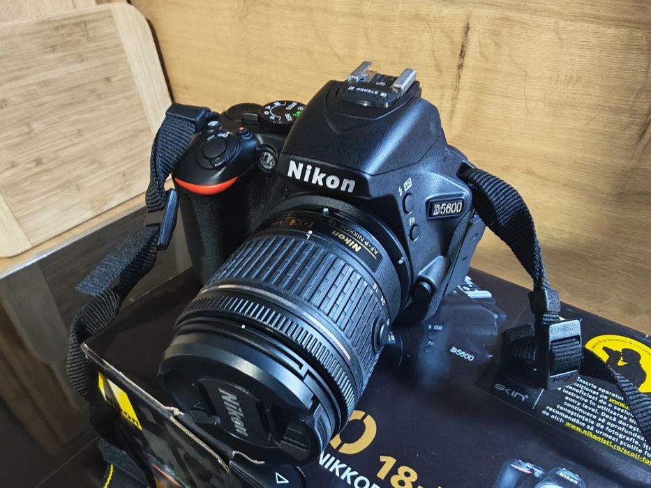 Nikon D5600 kit obiectiv 18-55