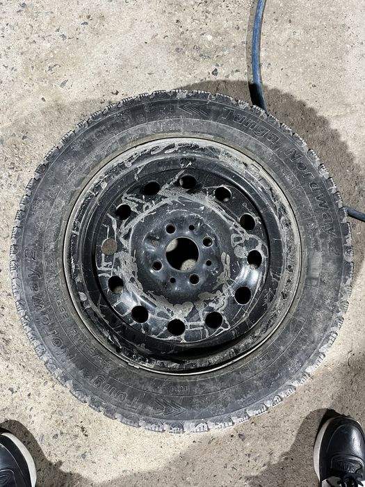 Диск с шинами на 14-15- приору