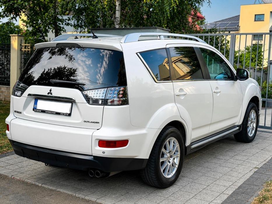 Mitsubishi outlander 2010 Automat 4x4 7 Locuri