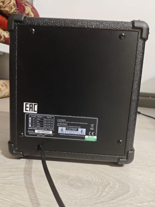 Гитарный комбоусилитель