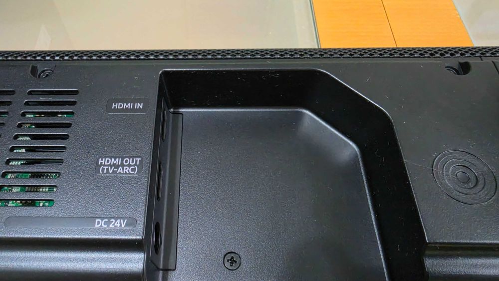 Soundbar Samsung HW-Q60R, саундбар