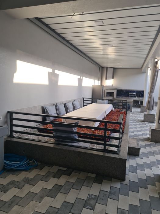 Aka singlisining bokiraligini qattiq ruscha porno videoda oladi