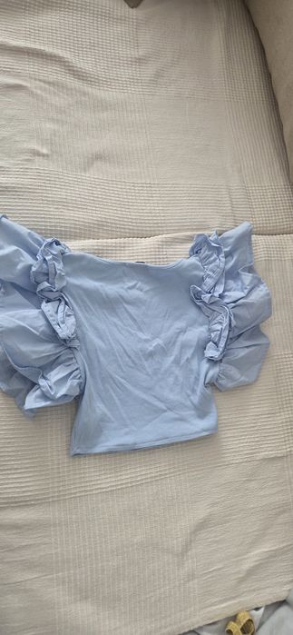 Top scurt Zara marimea M,stare foarte buna