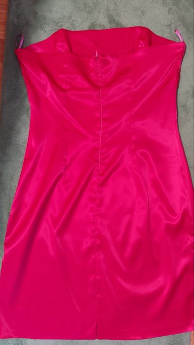 Розова рокля без ръкави