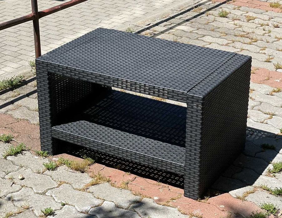 Маса от изкуствен ратан