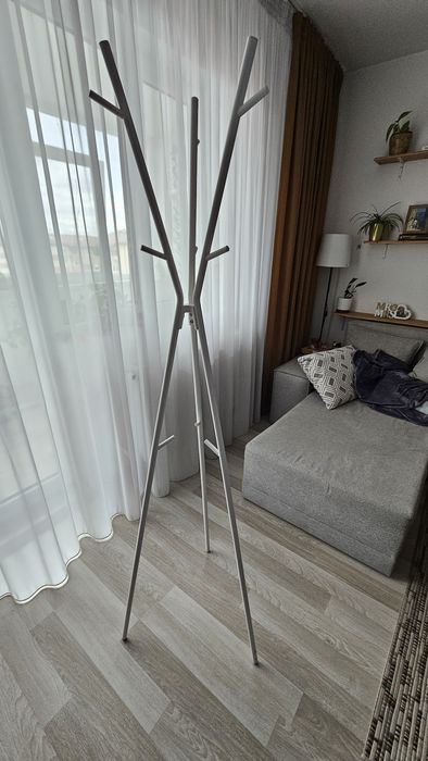 Cuier alb Ikea înălțime 169