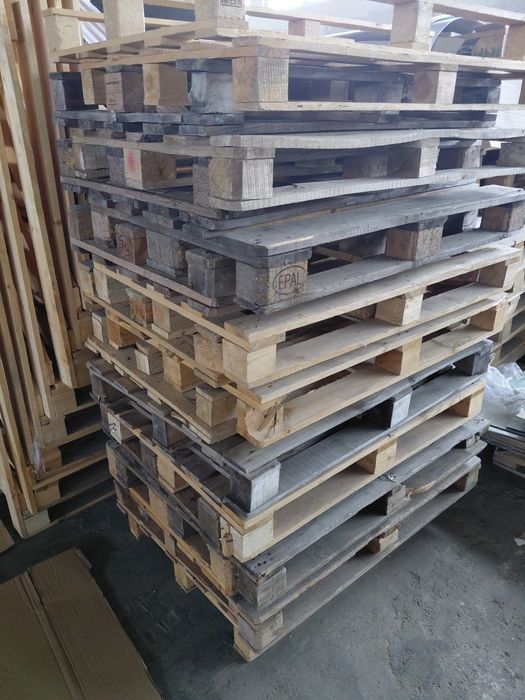 Vând paleti diferite mărimi.