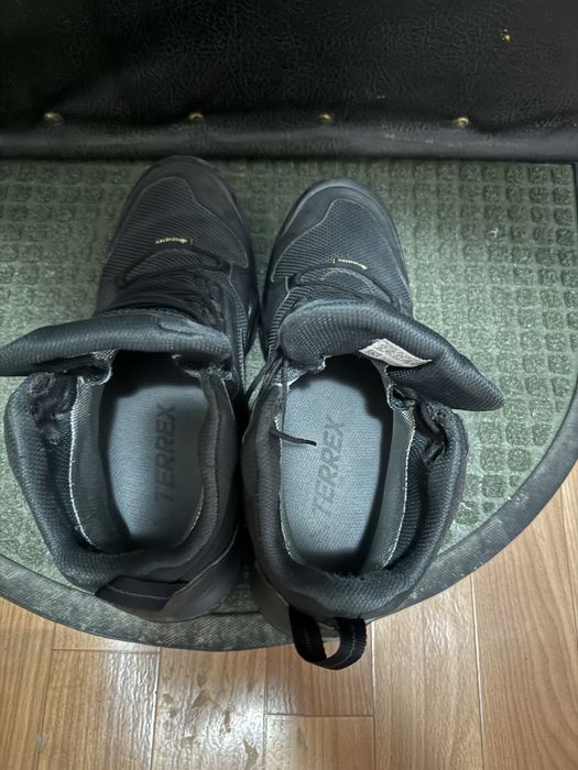 Адида. Тирекс кросы зима