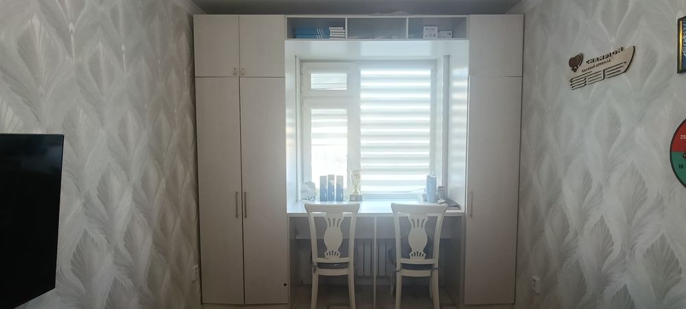 Продается шкаф со столом