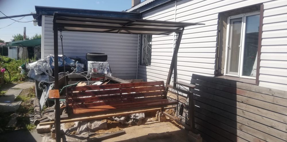 Продам садовую качелю