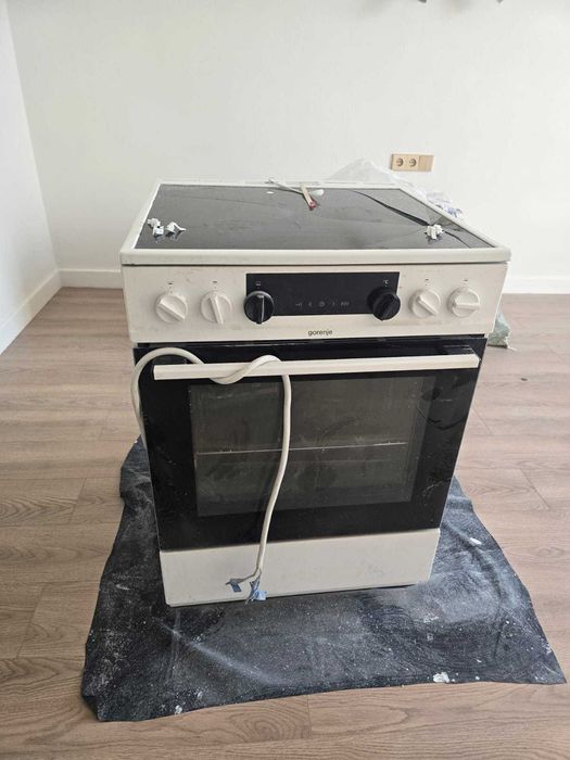 Продам плиту   Gorenje с духовкой