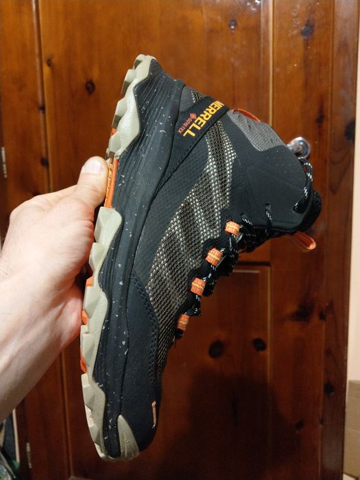 Merrell gore-tex. 43нм. 27,3см.