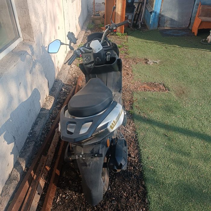 Продам скутер Макси