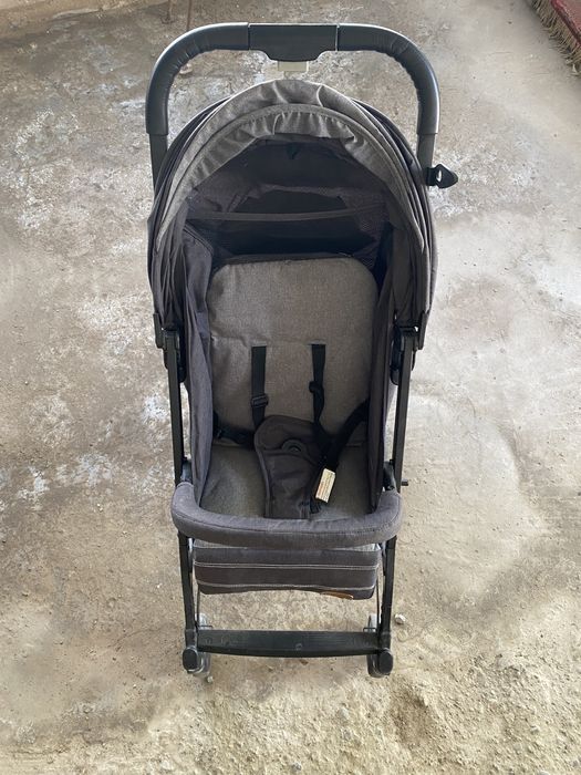 Детская прогулочная коляска