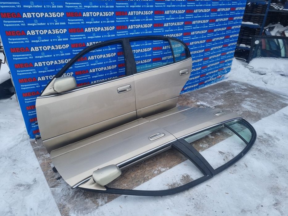 Двери на Lexus gs300.