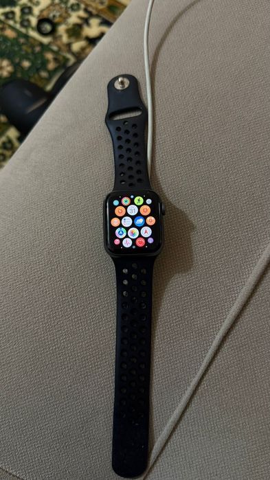 Apple watch series 5 40mm