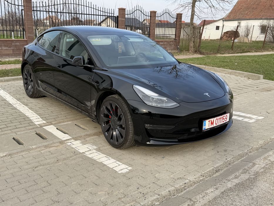 Tesla model 3 performance