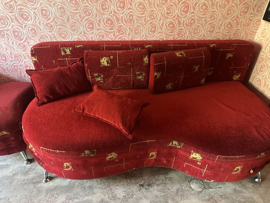 Продам диван срочно