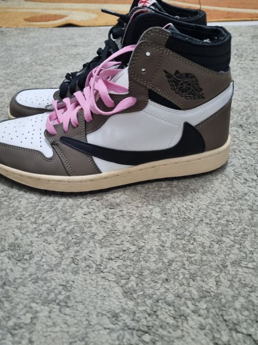 Jordan 1 high mocha travis scott