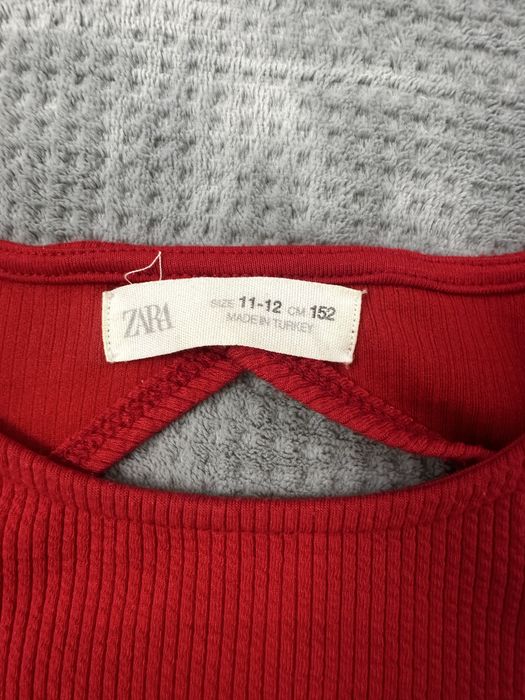 Красная футболка топ