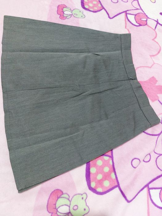 Продаётся серая школьная юбка НОВАЯ!