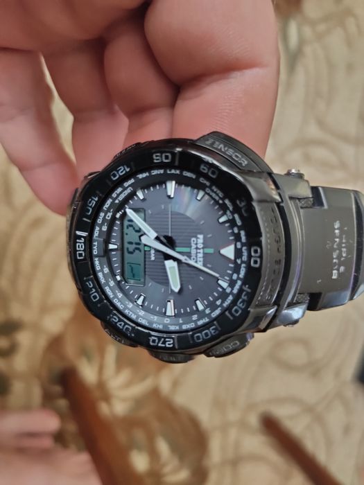 Продам часы Casio PRG-550-1A1ER