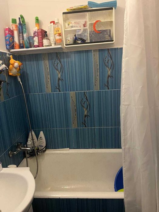 Vind apartament strada borsecului nr x12
